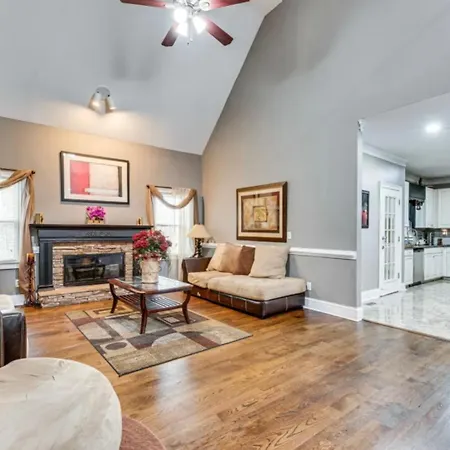 6Br Executive Home